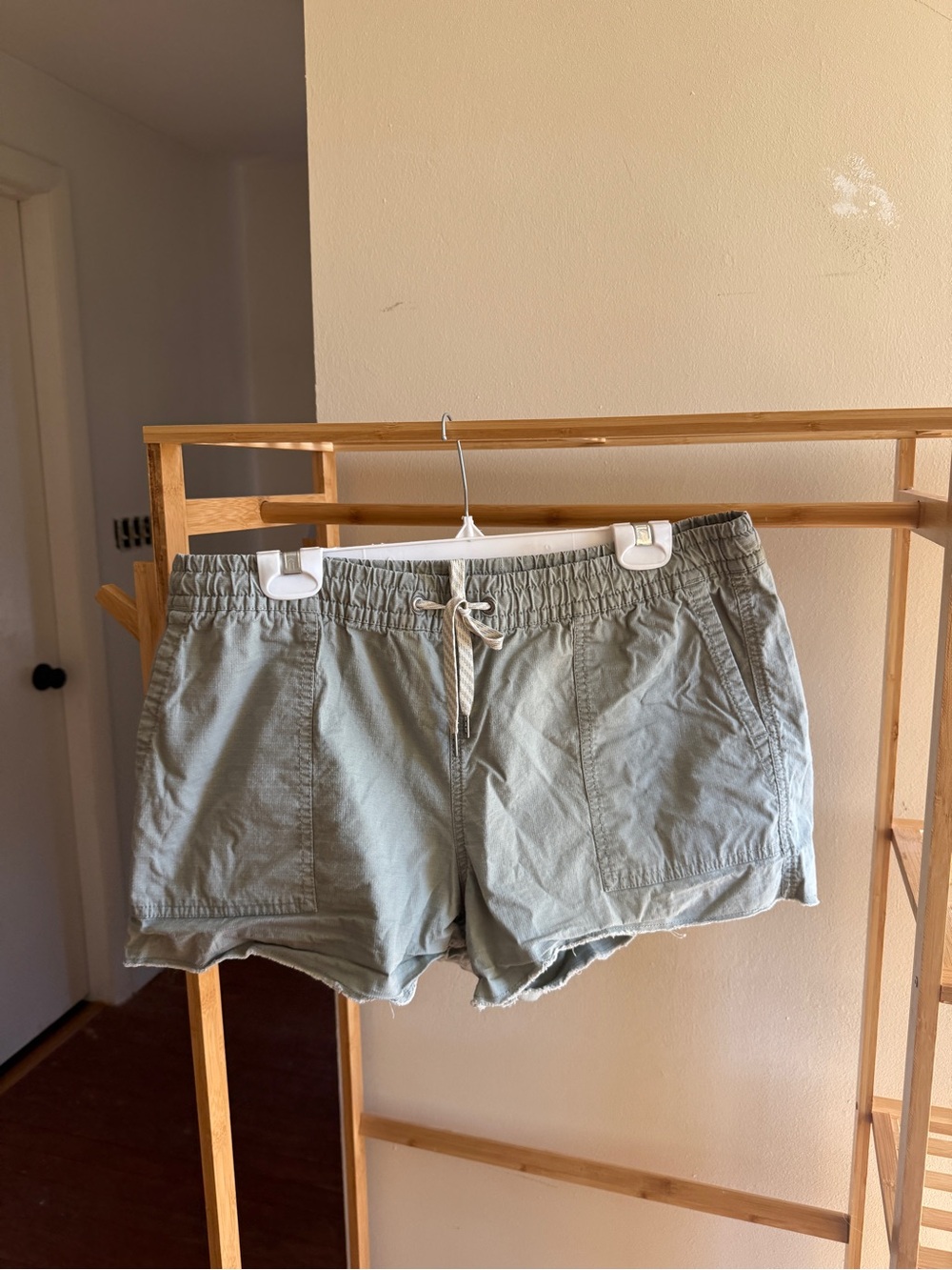 Vuori Vintage Ripstop Shorts - Women's Eucalyptus Green L